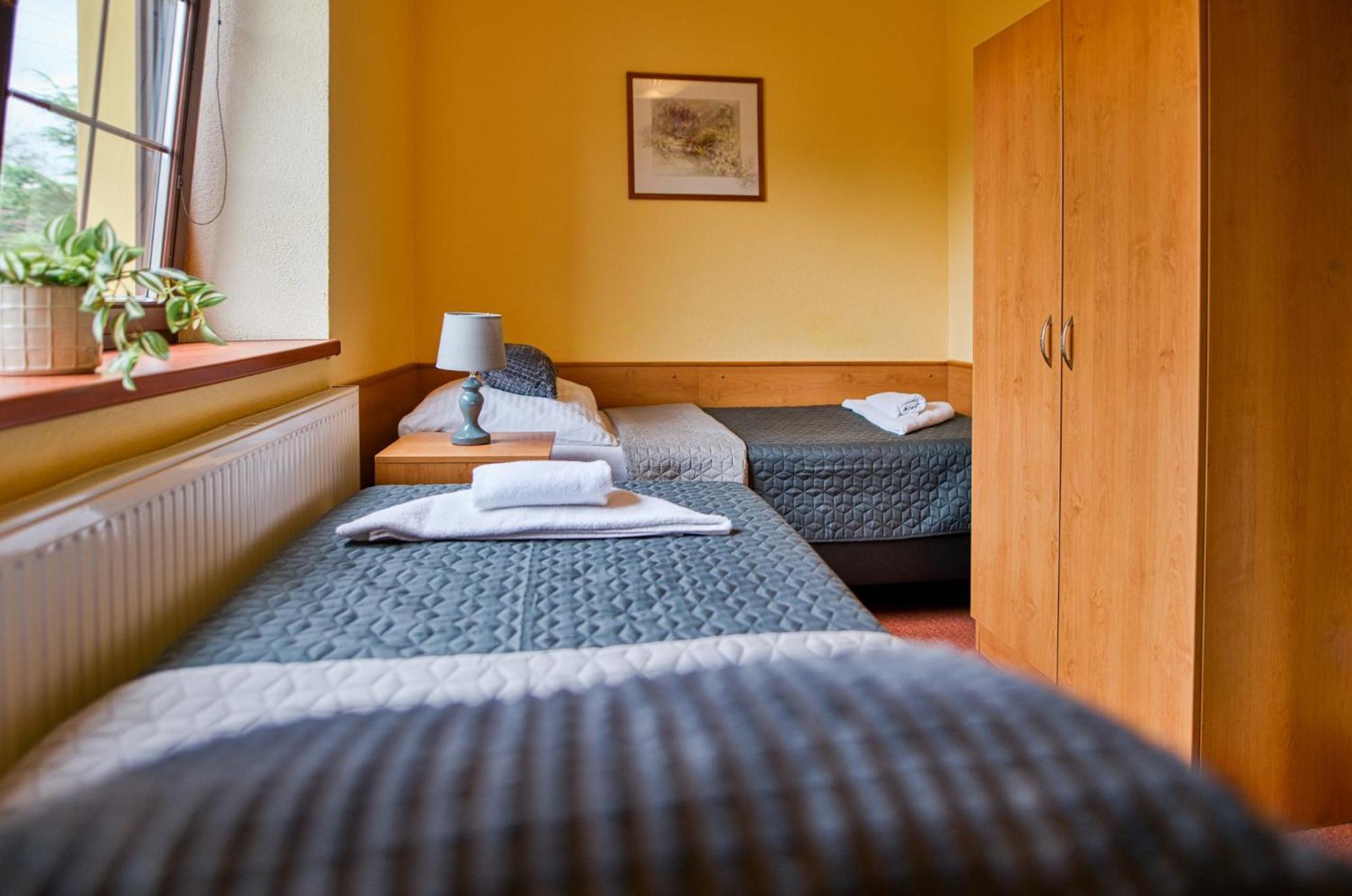 Hotel U Lipy Krušovice エクステリア 写真