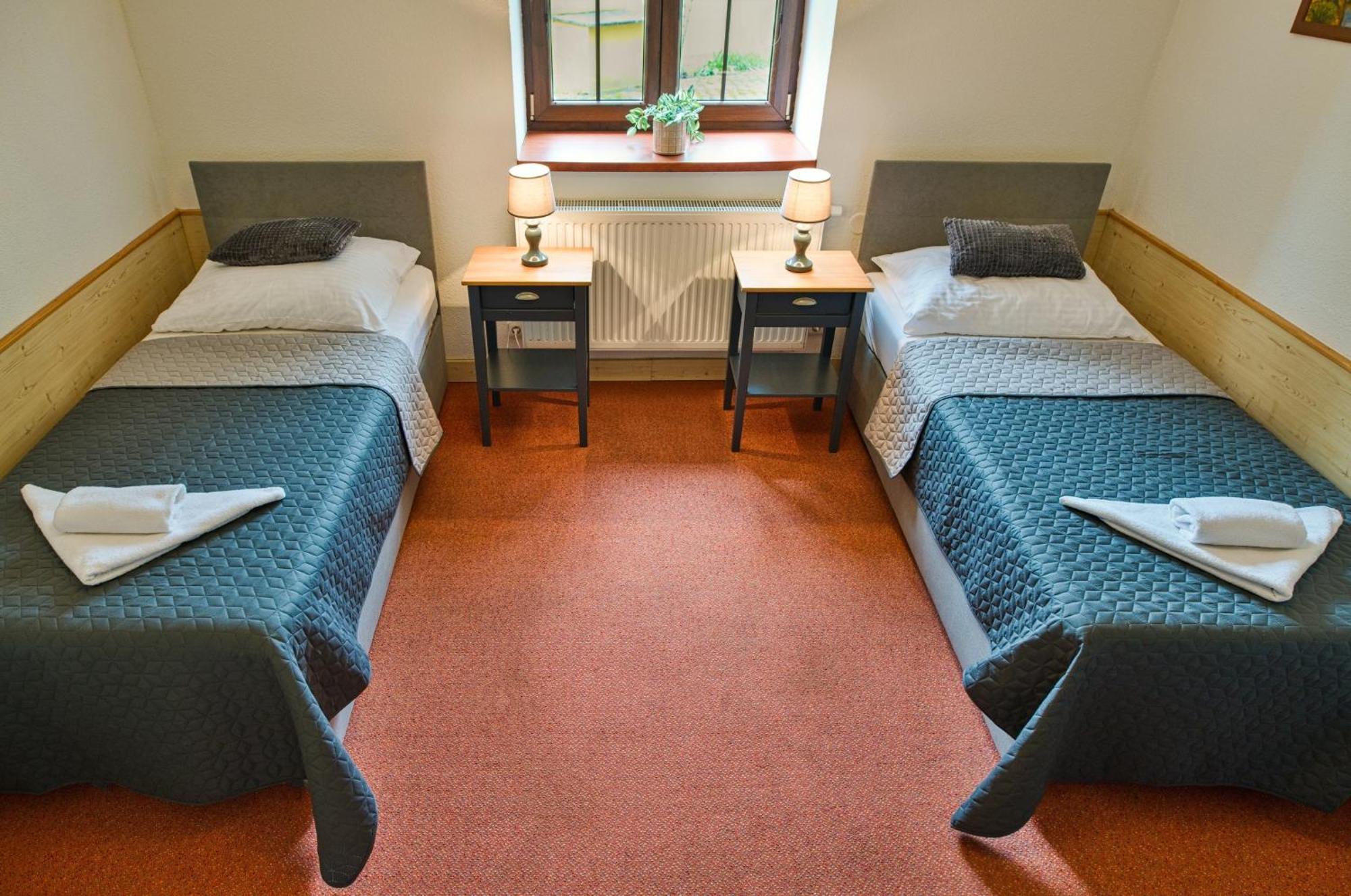 Hotel U Lipy Krušovice エクステリア 写真
